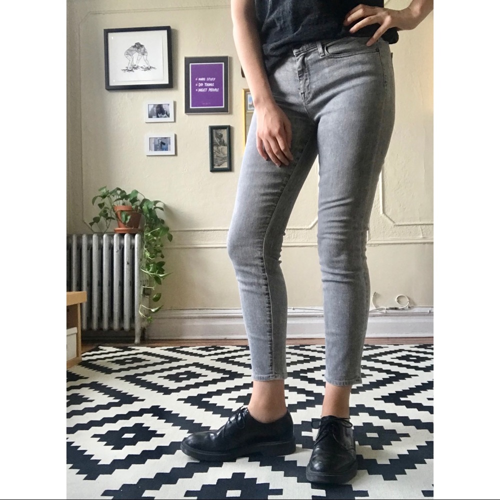 New, Never Worn VINCE. Ankle Length Skinny Jeans